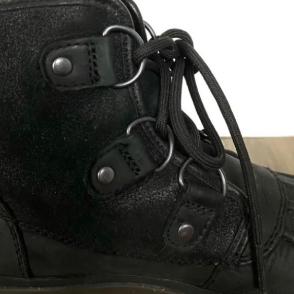 EUC UGG Waterproof Women's Black Leather Lace Up Ankle Boots s/n 1007999 Sz 6 - Picture 8 of 10